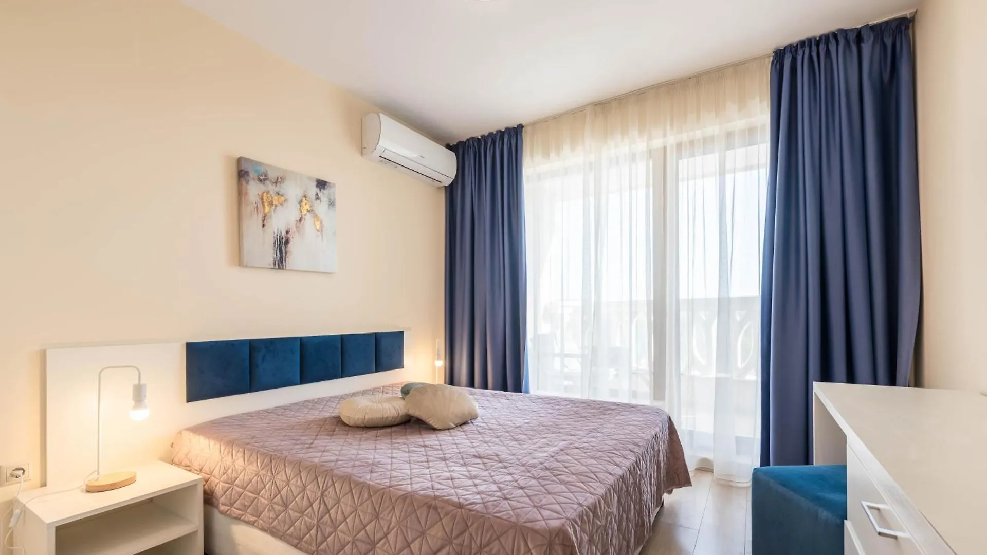 Blue Horizon Suite Varna 0*,