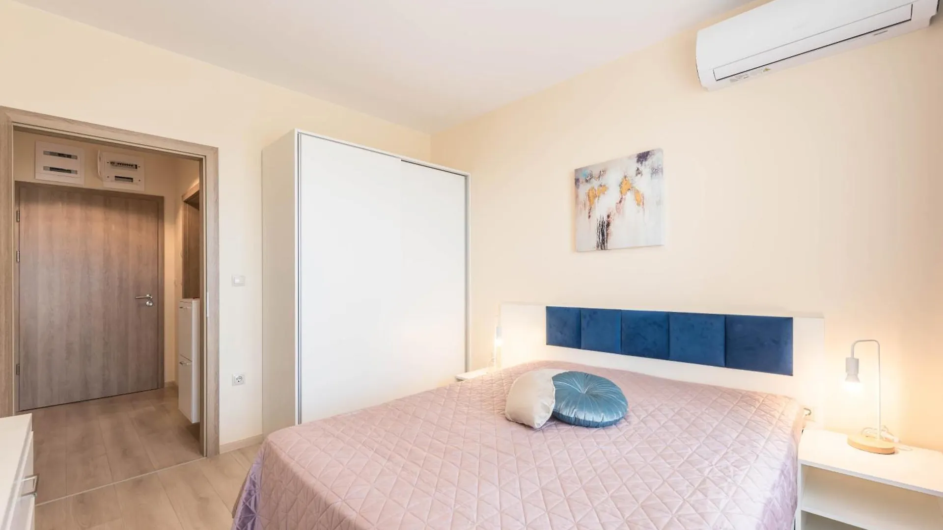 Blue Horizon Suite Varna Apartment